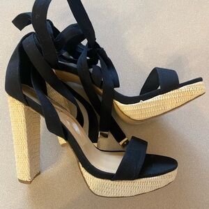 Shoe Dazzle Black Ankle Wrap Tie Rattan Heel Platform Sandals